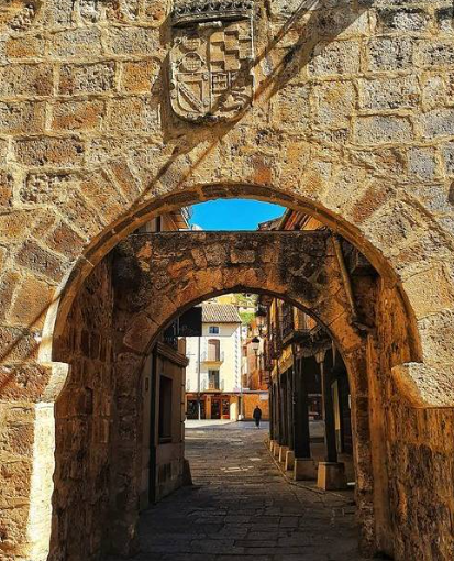 Puerta de la Villa en San Esteban de Gormaz | Historia y Muralla